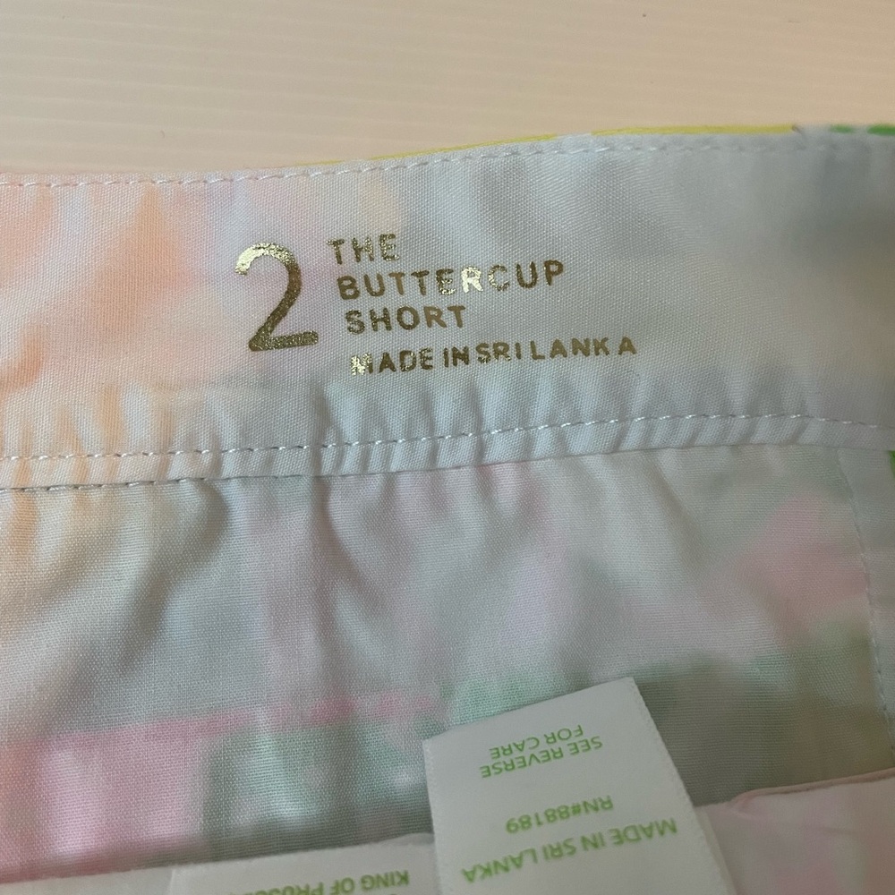 Lilly Pulitzer Women’s Hibiscus Stroll The Buttercup Shorts Scalloped Size 2 - Picture 3 of 9